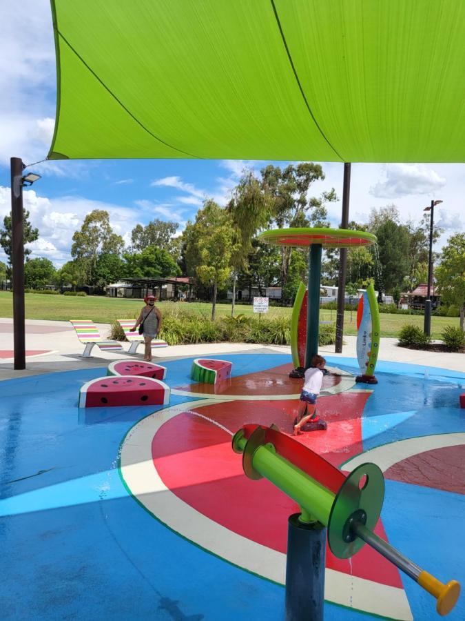מלון Chinchilla Tourist Park מראה חיצוני תמונה
